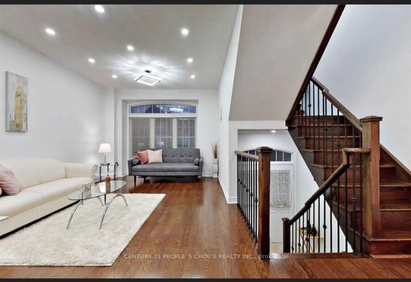 80 Lorenzo Circ, Brampton, L6R 0Z9 | Image 3