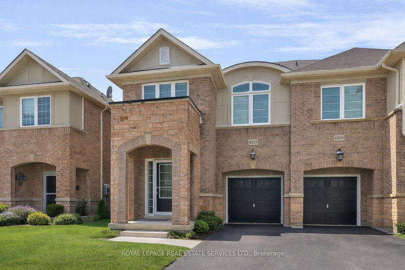 home for lease on 4227 Cole Crescent