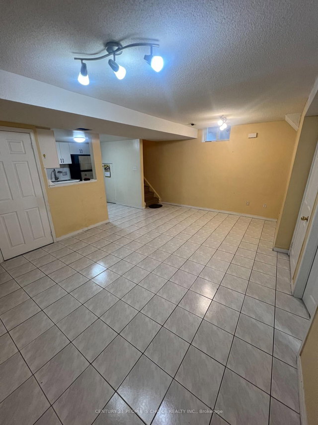 Lower - 558 Kaiser Drive