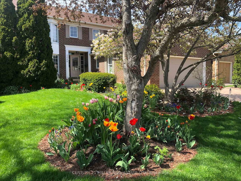 1225 Old Post Dr, Oakville, Ontario