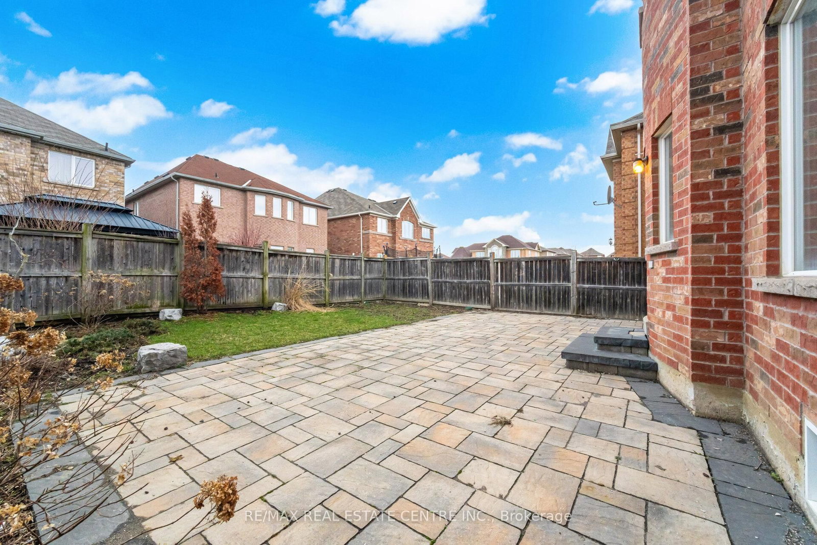 5384 Valhalla (Main and second floor) Crescent - Photo 38