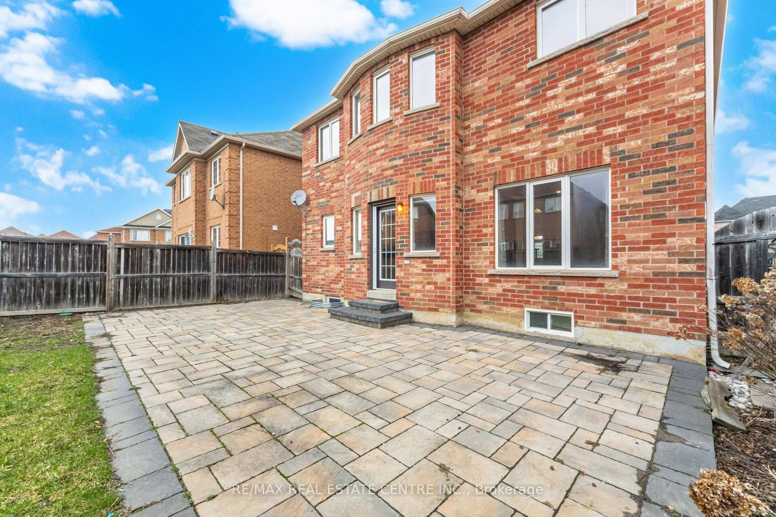 5384 Valhalla (Main and second floor) Crescent - Photo 39