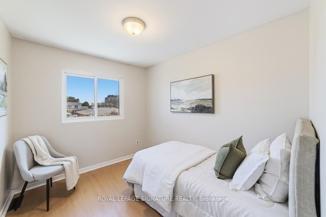 Detached House for sale at 770 Banting Court, Milton, Ontario, L9T 3M5 - Dorset Park - MLS: W12971300