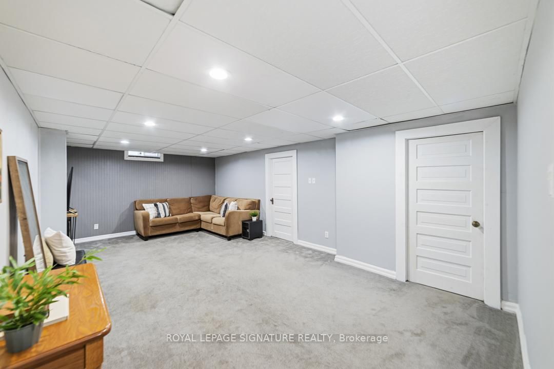 Detached House for sale at 770 Banting Court, Milton, Ontario, L9T 3M5 - Dorset Park - MLS: W12971300