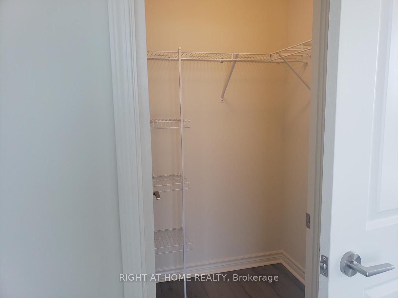 349 Rathburn Road W, Unit 816 - Photo 11