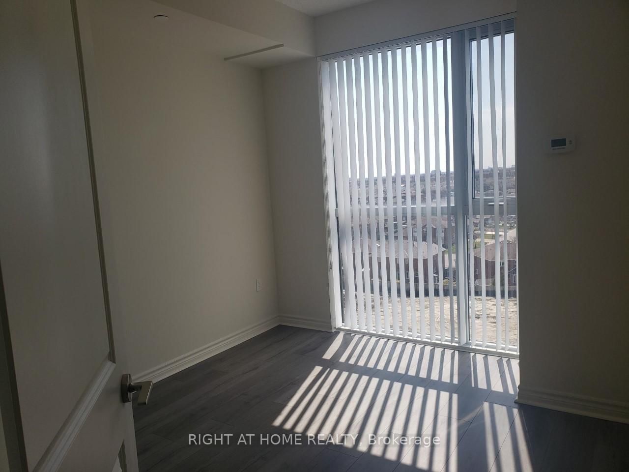 349 Rathburn Road W, Unit 816 - Photo 3