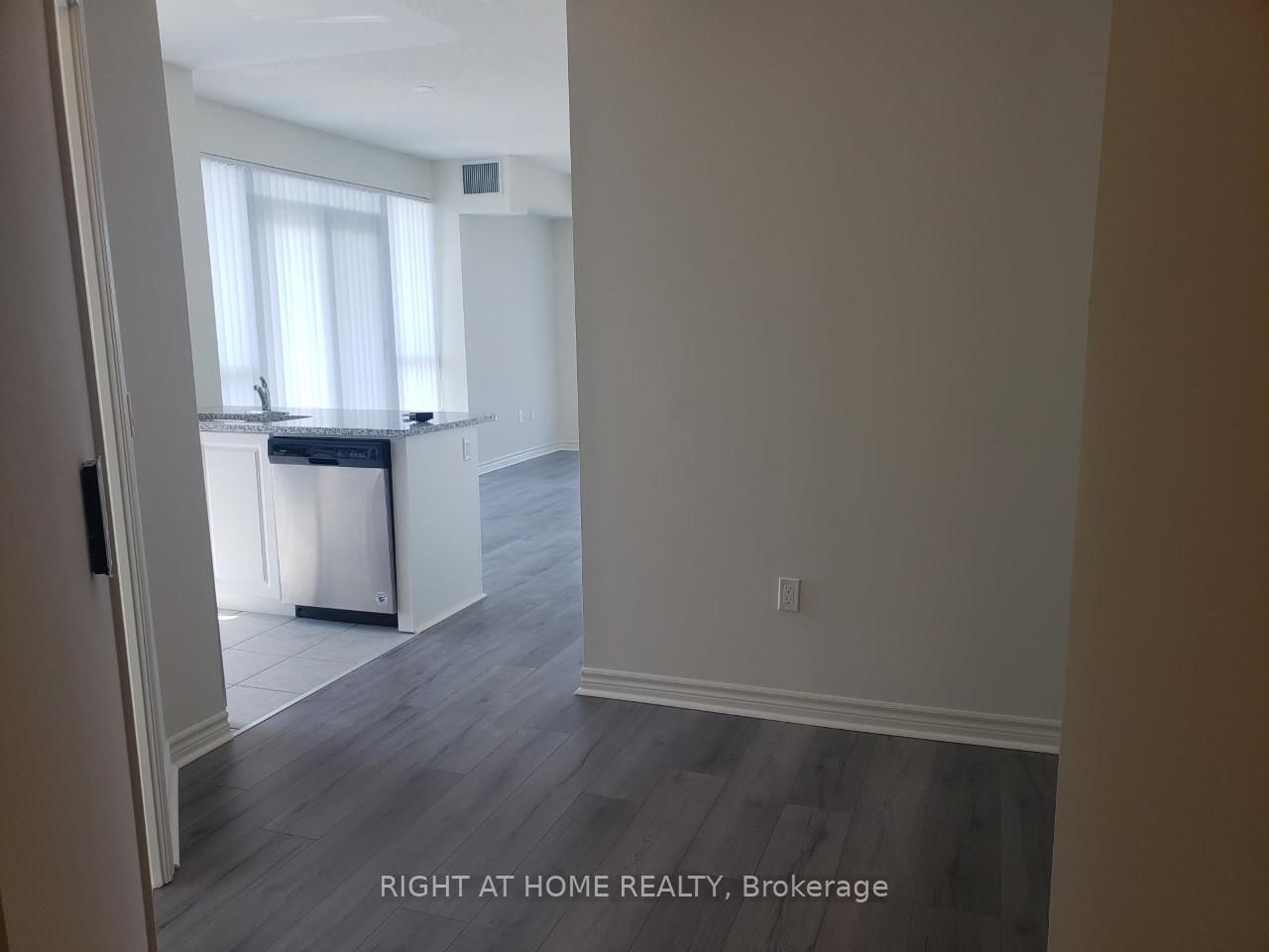 349 Rathburn Road W, Unit 816 - Photo 5