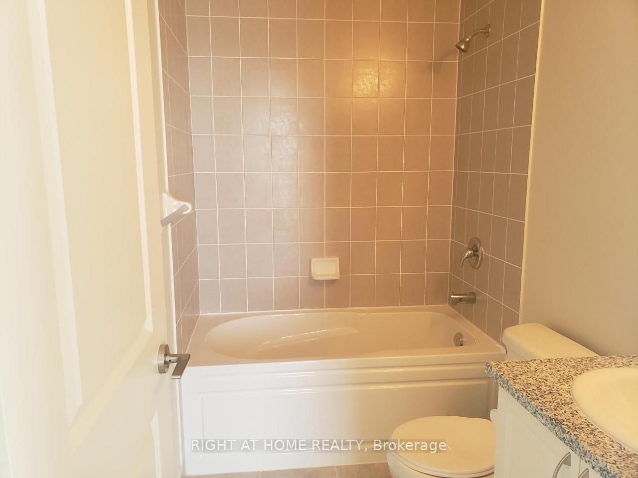 349 Rathburn Road W, Unit 816 - Photo 9