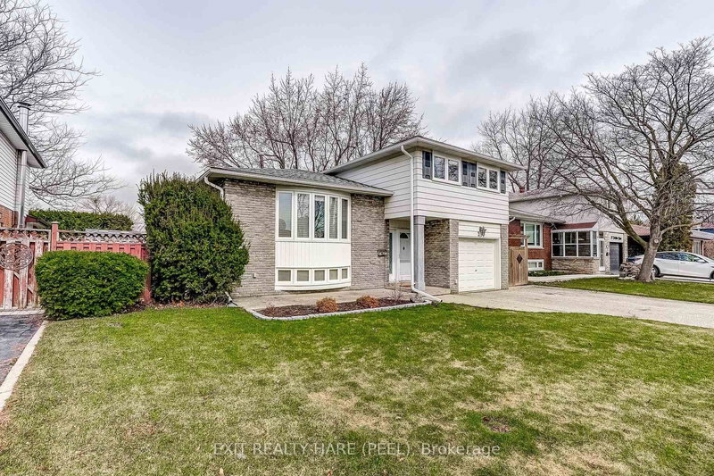 29 Trotters Lane, Brampton, L6Y 1B5 | Image 2