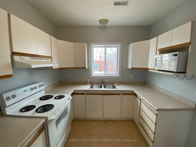 D - 76 Guelph Street