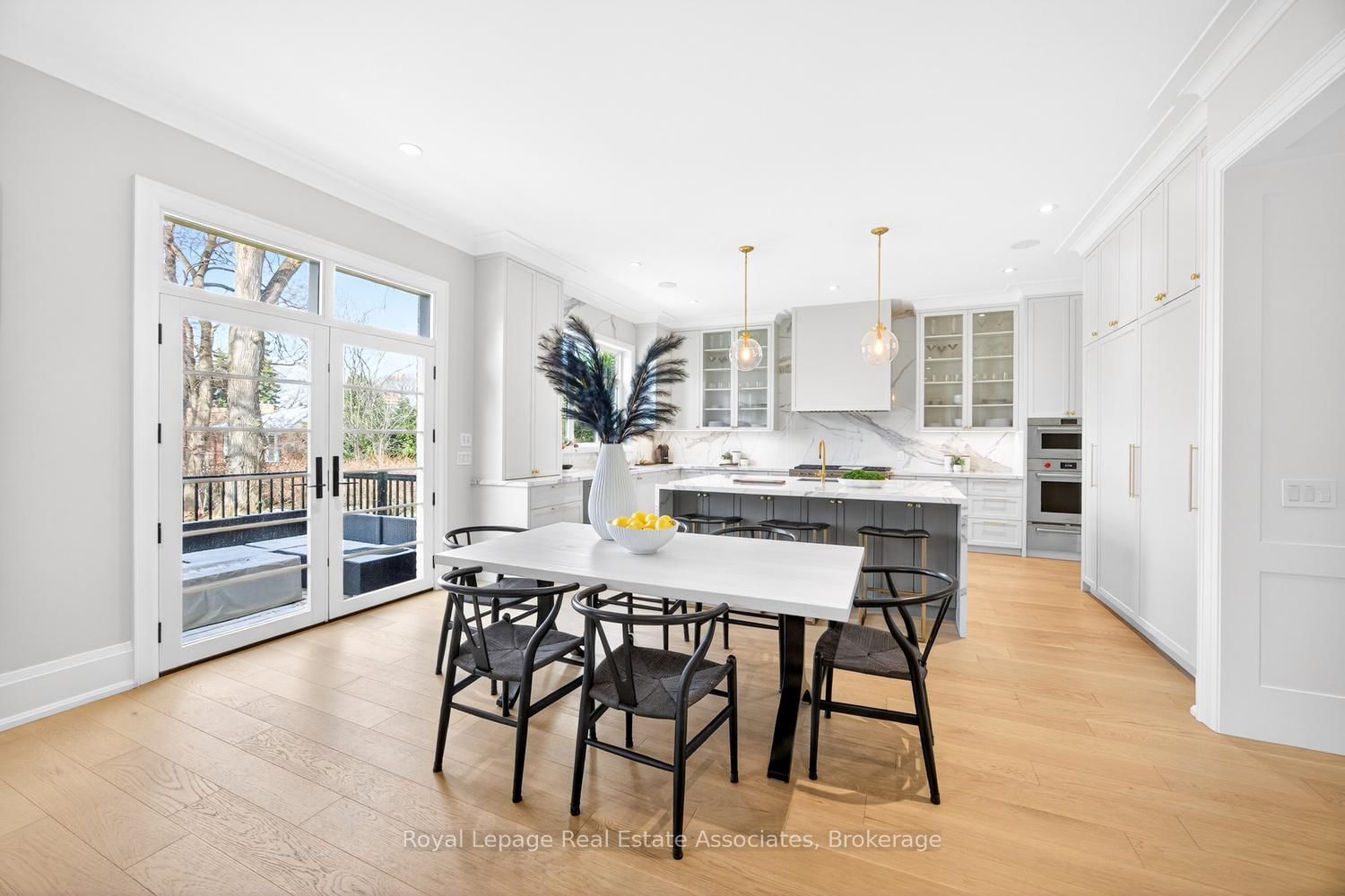 Detached House for sale at 16 Dorlen Avenue, Toronto, Ontario, M9B 5A9 - Islington-City Centre West - MLS: W12971474