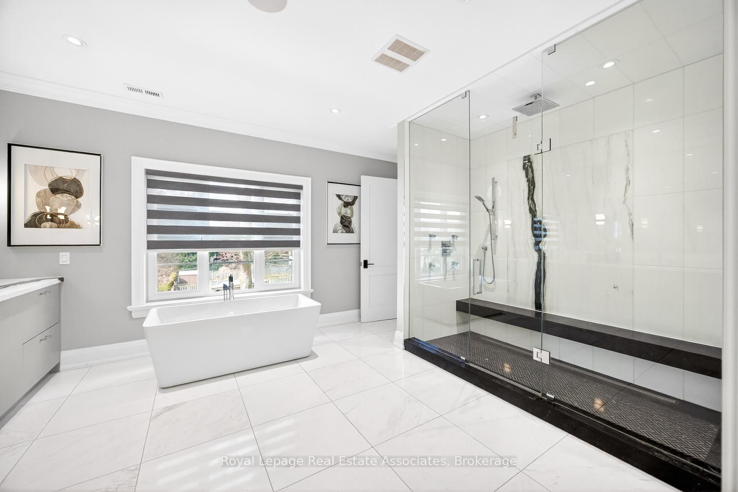 Detached House for sale at 16 Dorlen Avenue, Toronto, Ontario, M9B 5A9 - Islington-City Centre West - MLS: W12971474