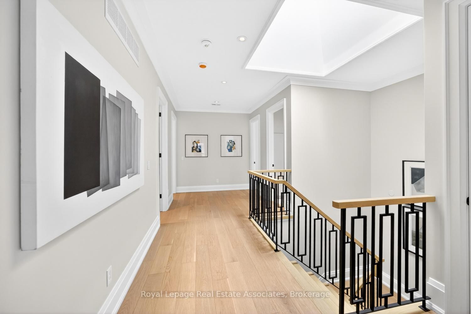 Detached House for sale at 16 Dorlen Avenue, Toronto, Ontario, M9B 5A9 - Islington-City Centre West - MLS: W12971474