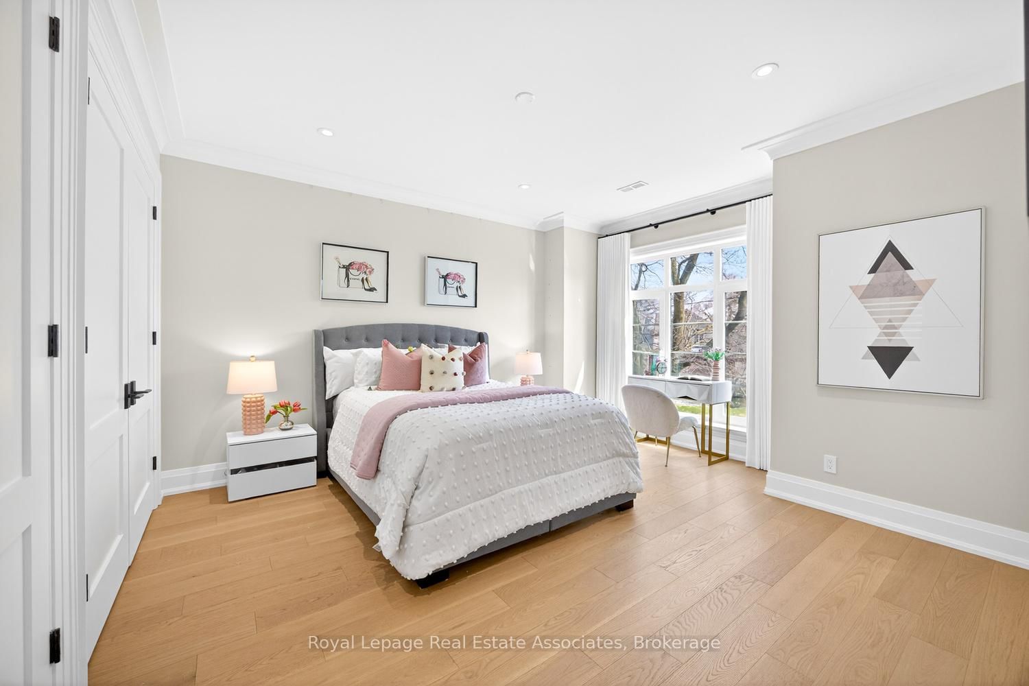 Detached House for sale at 16 Dorlen Avenue, Toronto, Ontario, M9B 5A9 - Islington-City Centre West - MLS: W12971474