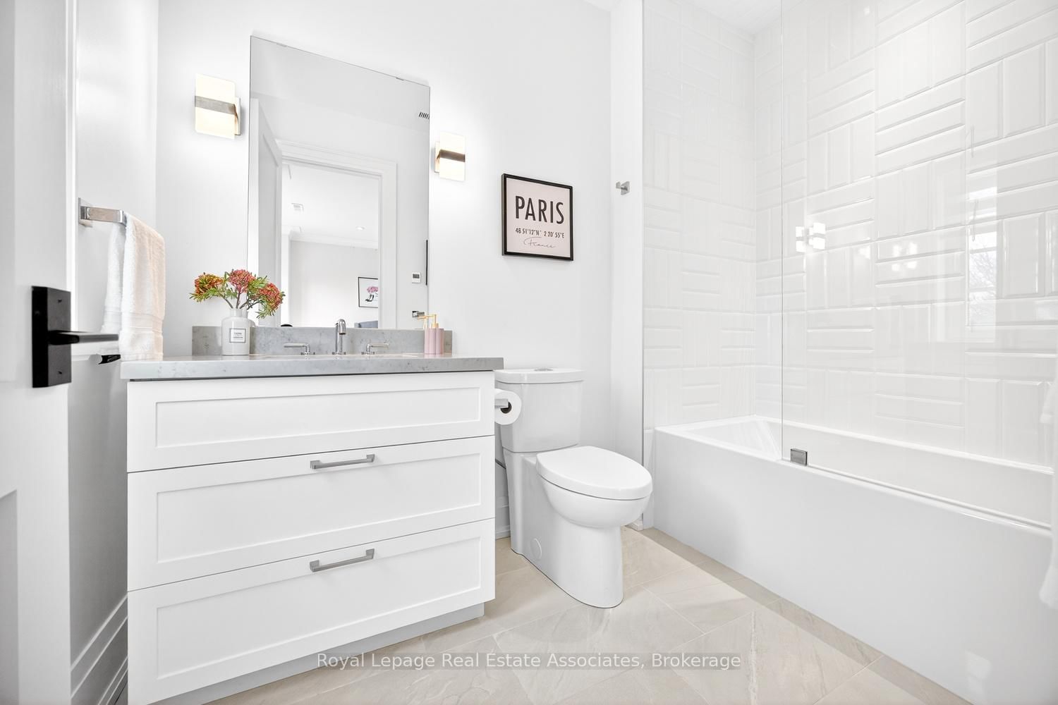 Detached House for sale at 16 Dorlen Avenue, Toronto, Ontario, M9B 5A9 - Islington-City Centre West - MLS: W12971474