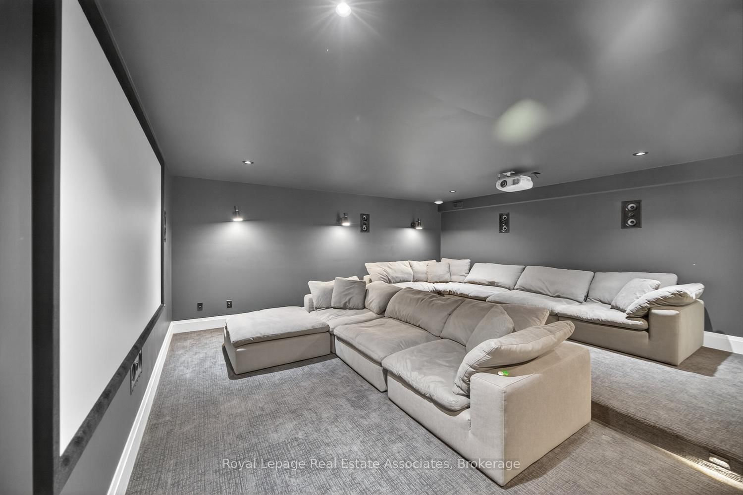 Detached House for sale at 16 Dorlen Avenue, Toronto, Ontario, M9B 5A9 - Islington-City Centre West - MLS: W12971474