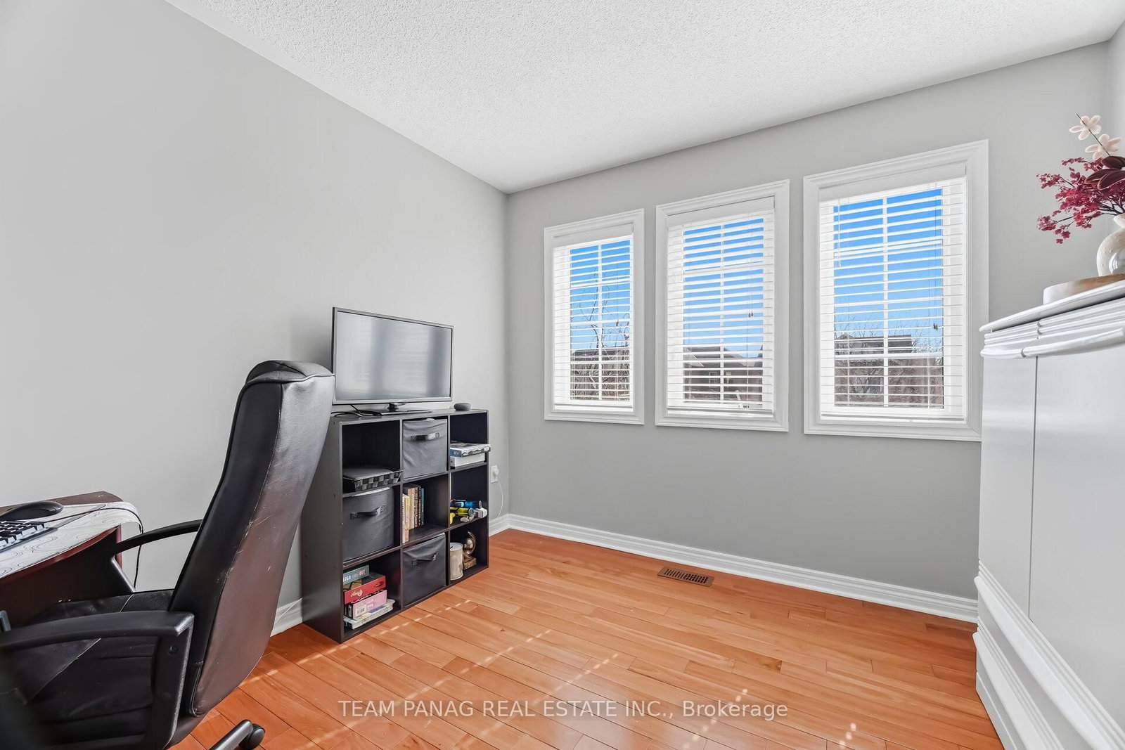 Detached House for sale at 26 Calderstone Road, Brampton, Ontario, L6P 2A4 - Bram East - MLS: W12971566