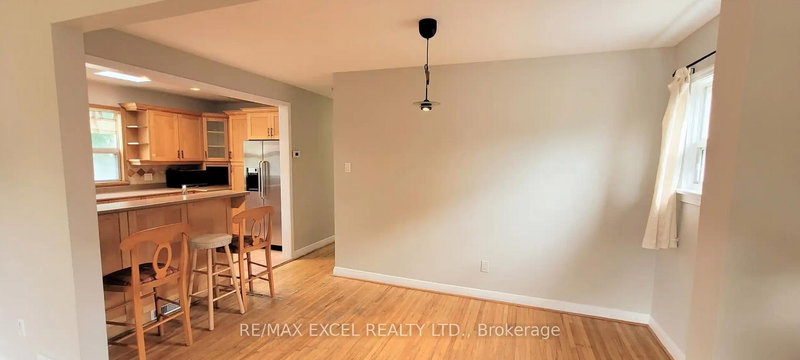2 Rufford Rd, Toronto, M8W 4V4 | Image 2