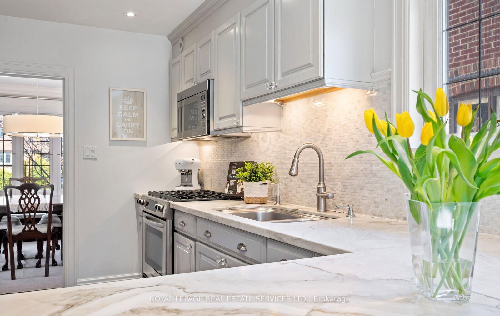 60 Thompson Avenue - Photo 12