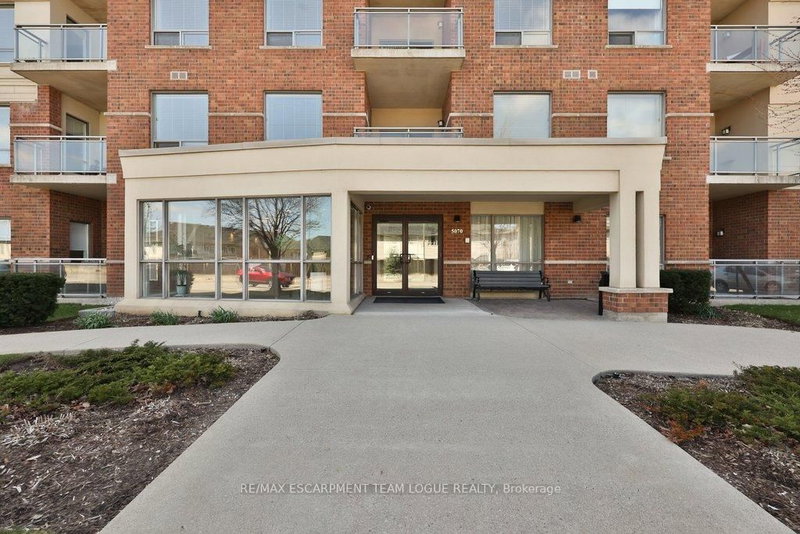 102 - 5070 Fairview St, Burlington, L7L 0B8 | Image 2