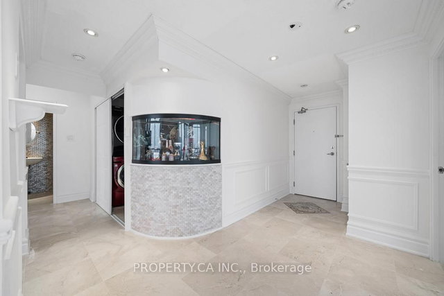PH11 - 75 King Street E