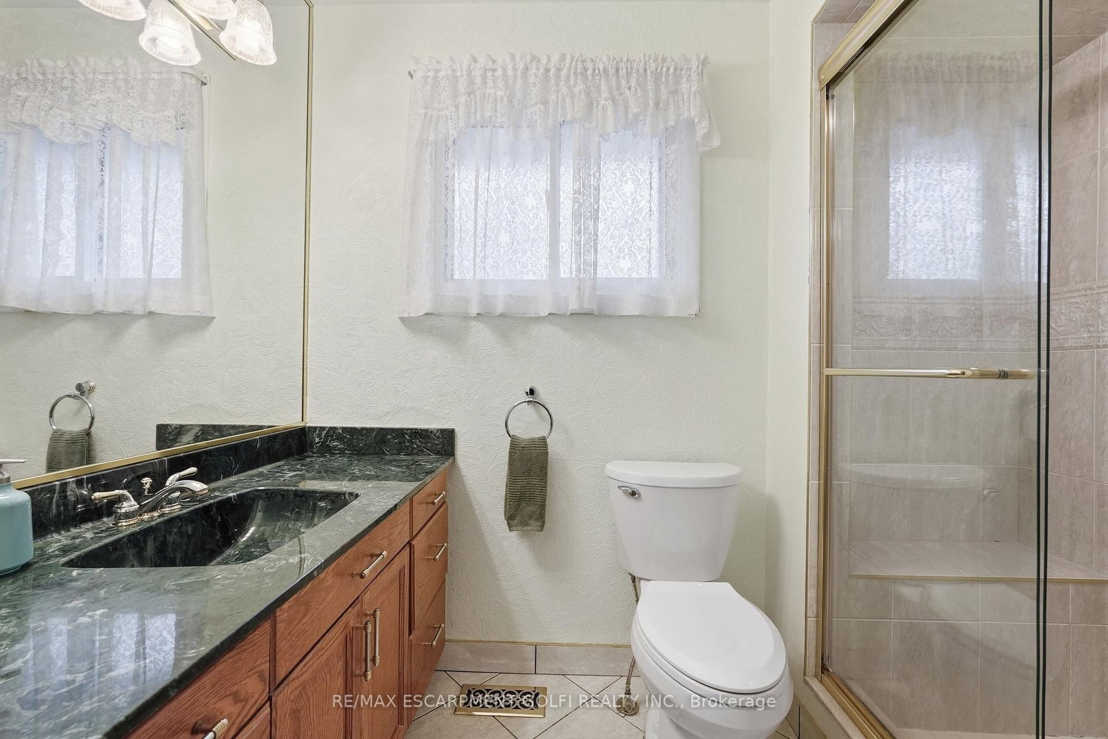 Detached House for sale at 5376 Spruce Avenue, Burlington, Ontario, L7L 1N7 - Appleby - MLS: W12971912