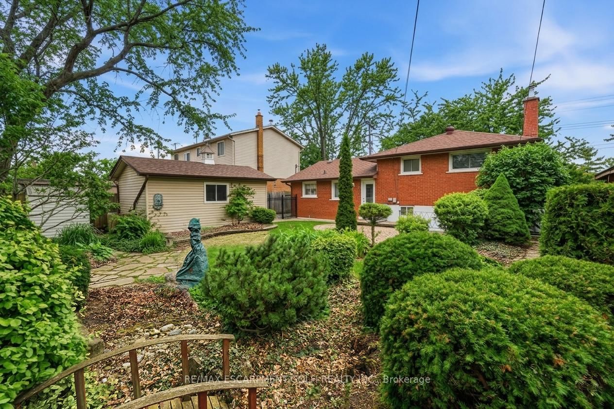 Detached House for sale at 5376 Spruce Avenue, Burlington, Ontario, L7L 1N7 - Appleby - MLS: W12971912