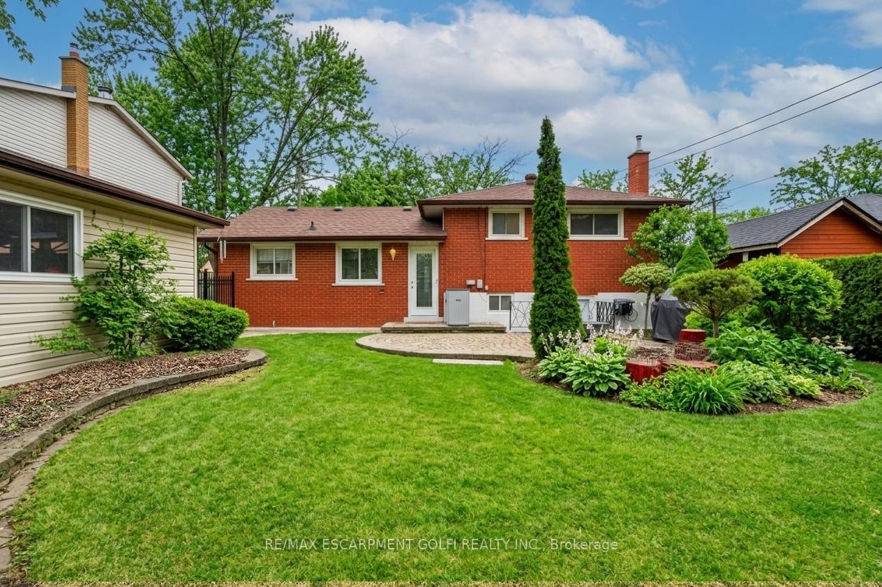 Detached House for sale at 5376 Spruce Avenue, Burlington, Ontario, L7L 1N7 - Appleby - MLS: W12971912