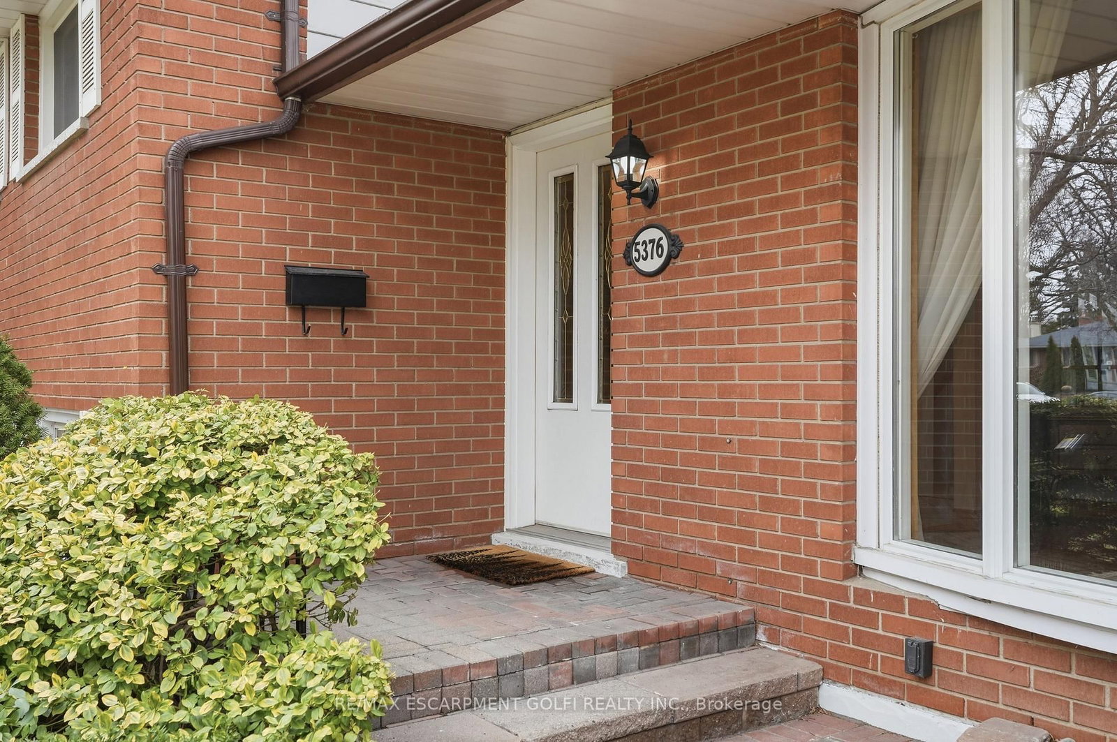 Detached House for sale at 5376 Spruce Avenue, Burlington, Ontario, L7L 1N7 - Appleby - MLS: W12971912