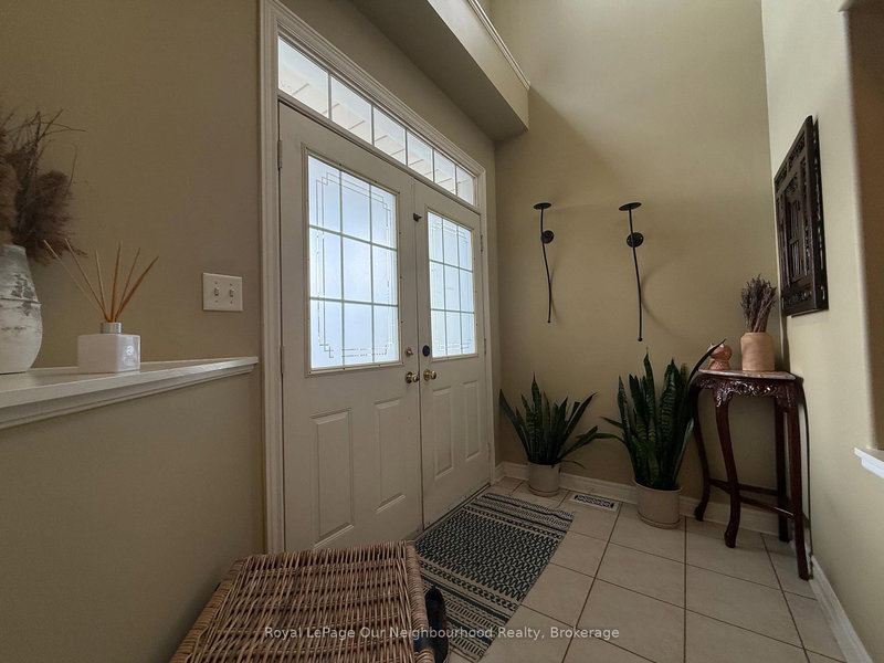 7071 Baskerville Ru, Mississauga, L5W 1A3 | Image 2