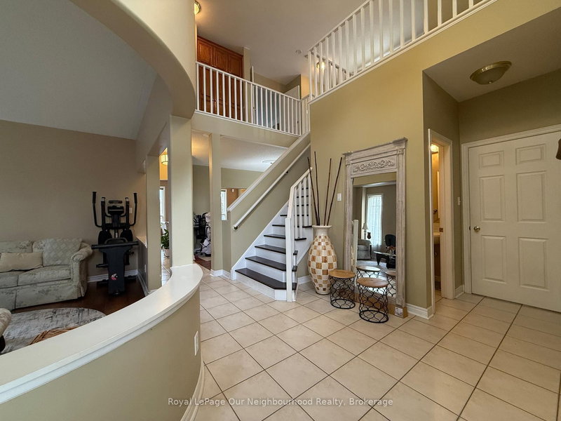 7071 Baskerville Ru, Mississauga, L5W 1A3 | Image 3