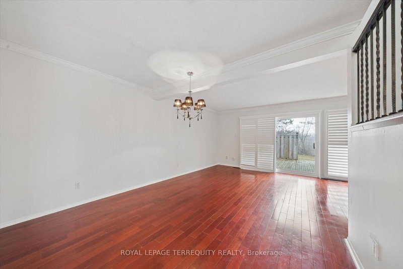 1825 Hyde Mill Cres, Mississauga, L5N 0A7 | Image 3