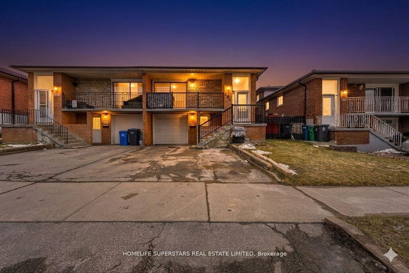 home for sale on 306 Royal Salisbury Way