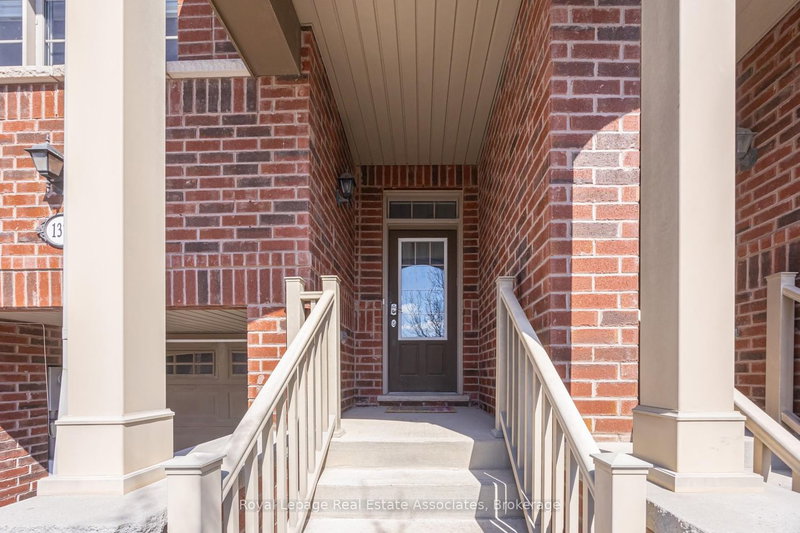 1376 Granrock Cres, Mississauga, L5V 0E1 | Image 3