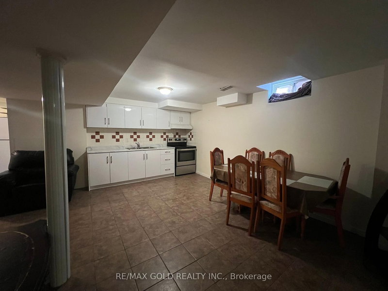 Bsmt - 3407 Crimson King Circ, Mississauga, L5N 8M9 | Image 2