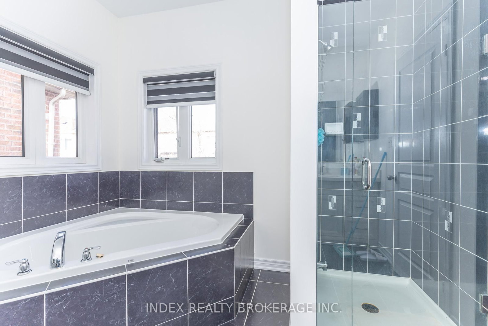 Semi-Detached House for sale at 12 Fitzgibson Street, Brampton, Ontario, L6Y 5Y5 - Credit Valley - MLS: W12972542