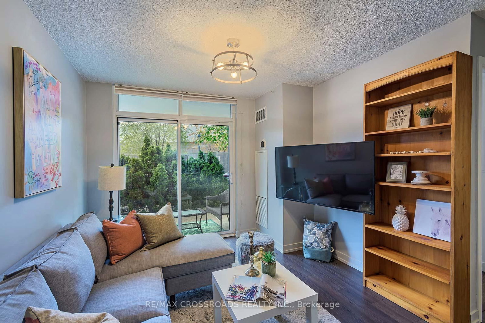 812 Lansdowne Avenue, Unit 114 - Photo 11