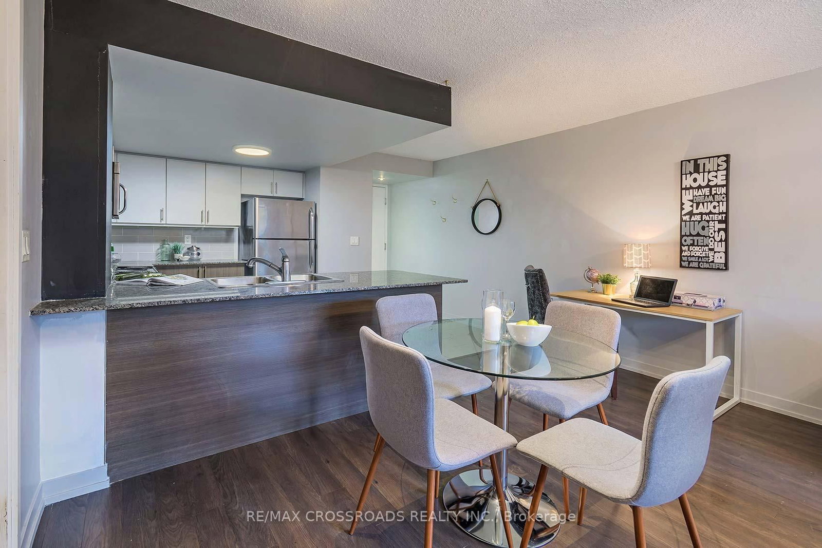 812 Lansdowne Avenue, Unit 114 - Photo 15