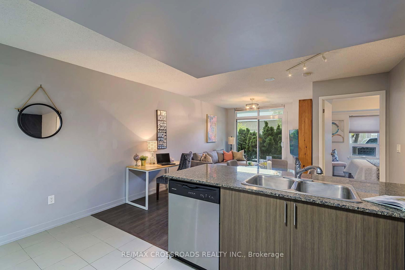 812 Lansdowne Avenue, Unit 114 - Photo 16