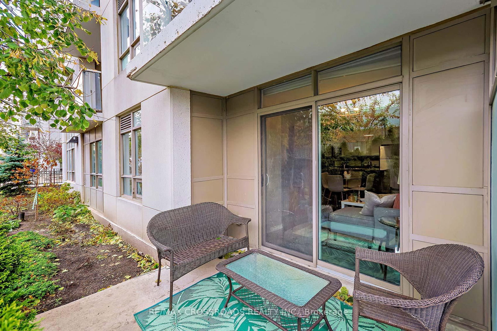 812 Lansdowne Avenue, Unit 114 - Photo 24