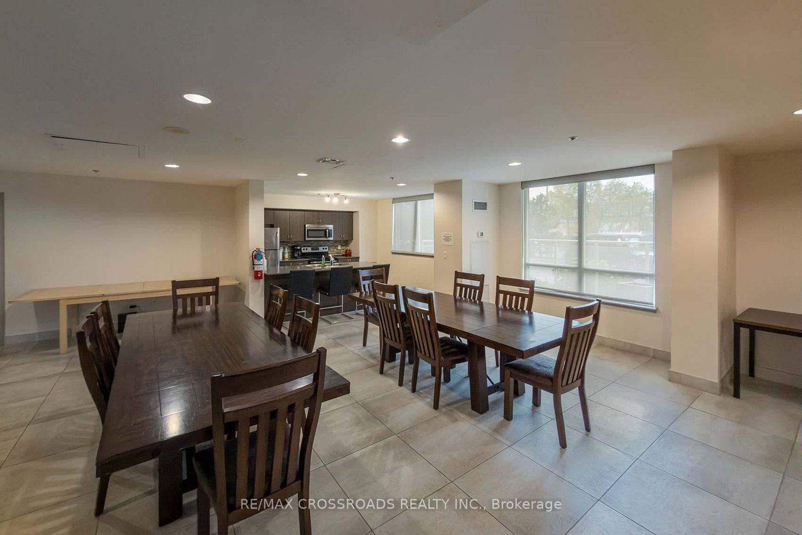 812 Lansdowne Avenue, Unit 114 - Photo 29