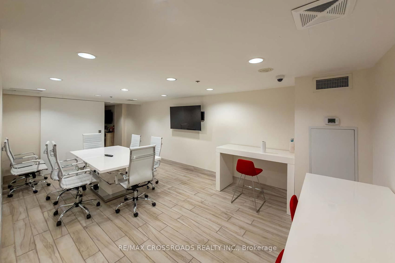 812 Lansdowne Avenue, Unit 114 - Photo 31