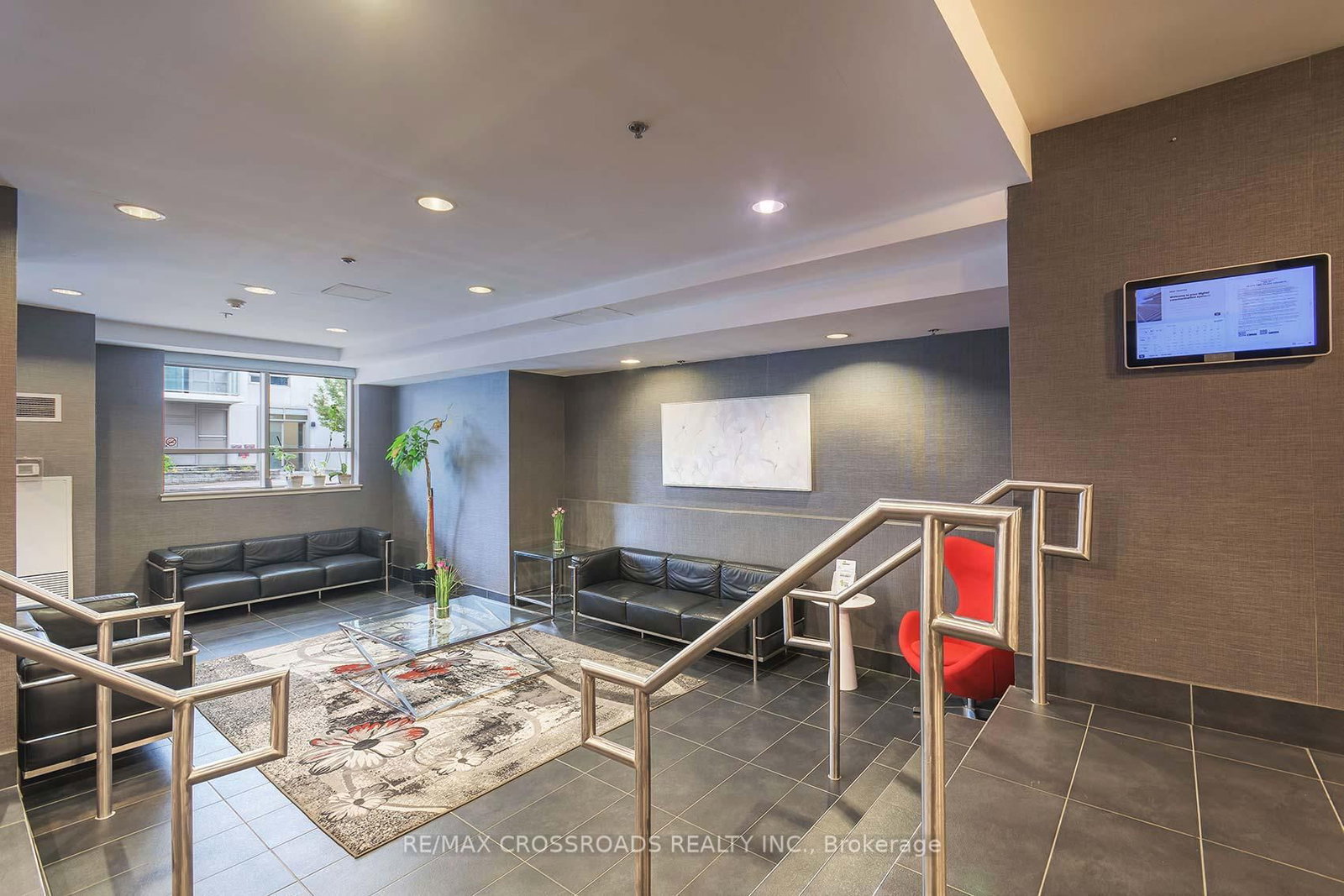 812 Lansdowne Avenue, Unit 114 - Photo 6