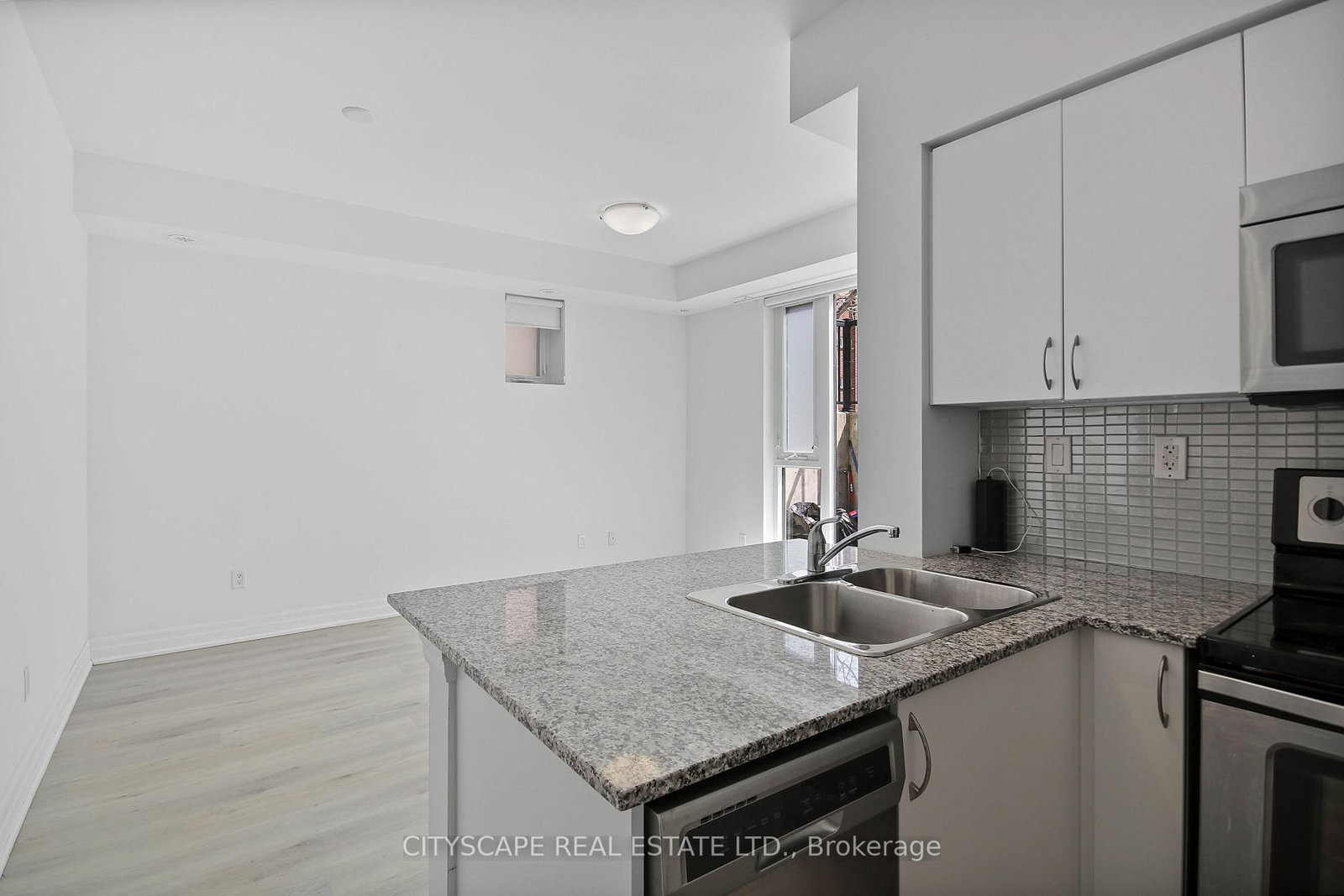 Condo for lease at 501-370 Wallace Avenue, Toronto, Ontario, M6P 3P5 - Dovercourt-Wallace Emerson-Junction - MLS: W12972736