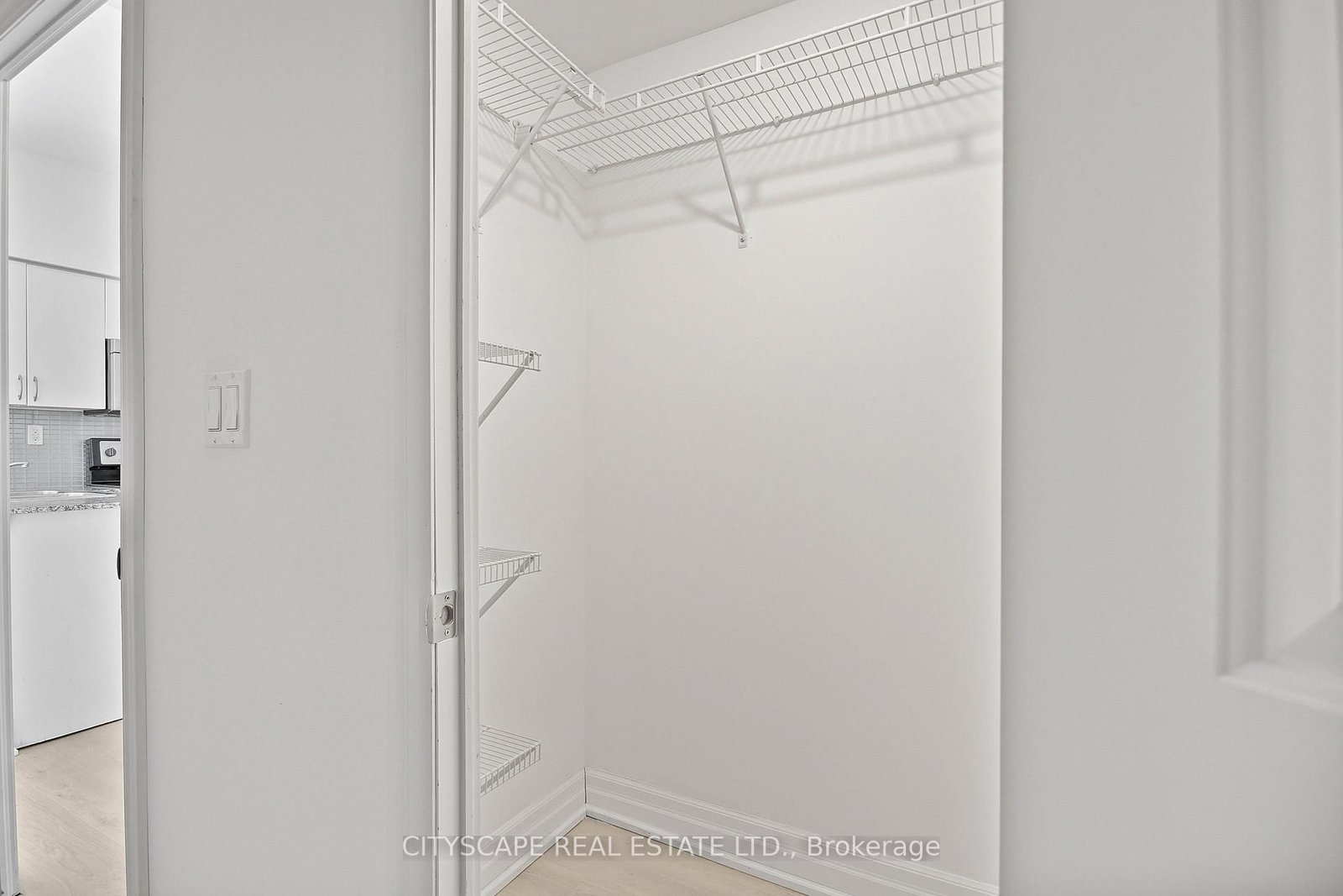 Condo for lease at 501-370 Wallace Avenue, Toronto, Ontario, M6P 3P5 - Dovercourt-Wallace Emerson-Junction - MLS: W12972736