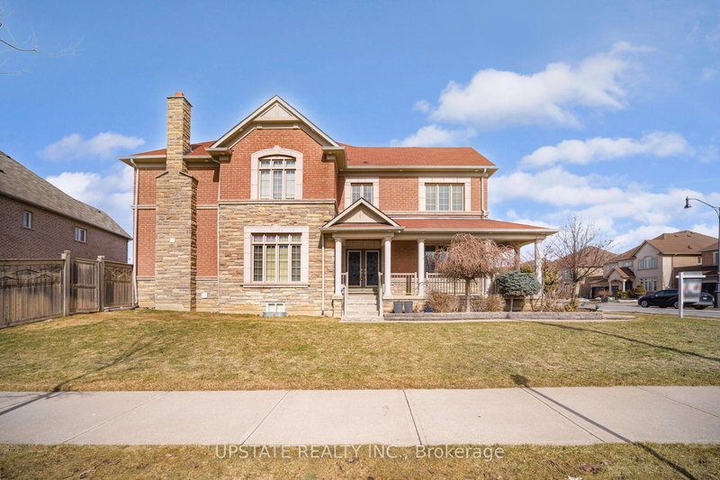 2 Beachville Circ, Brampton, L6X 0V4 | Image 2