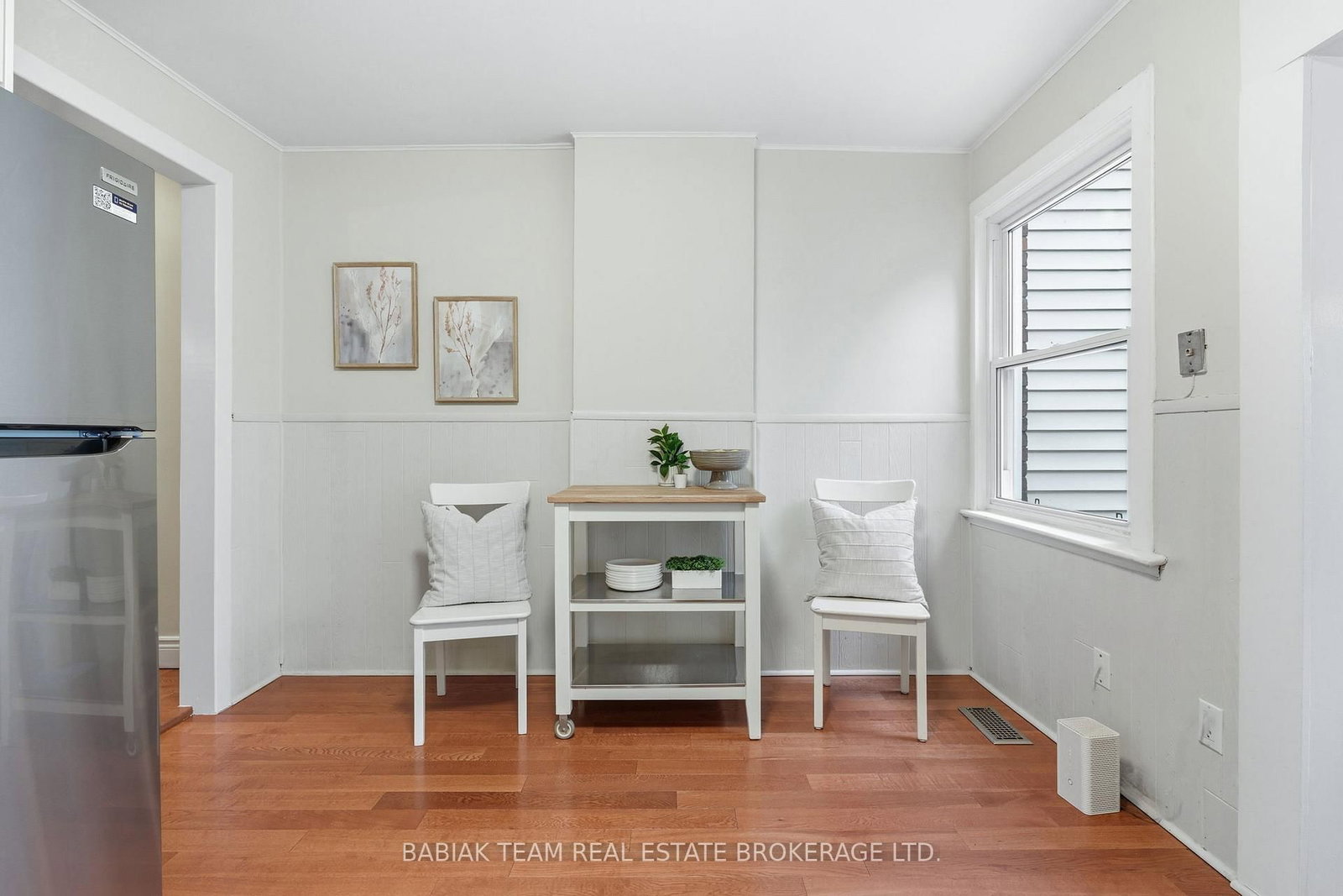 Listing Image 15