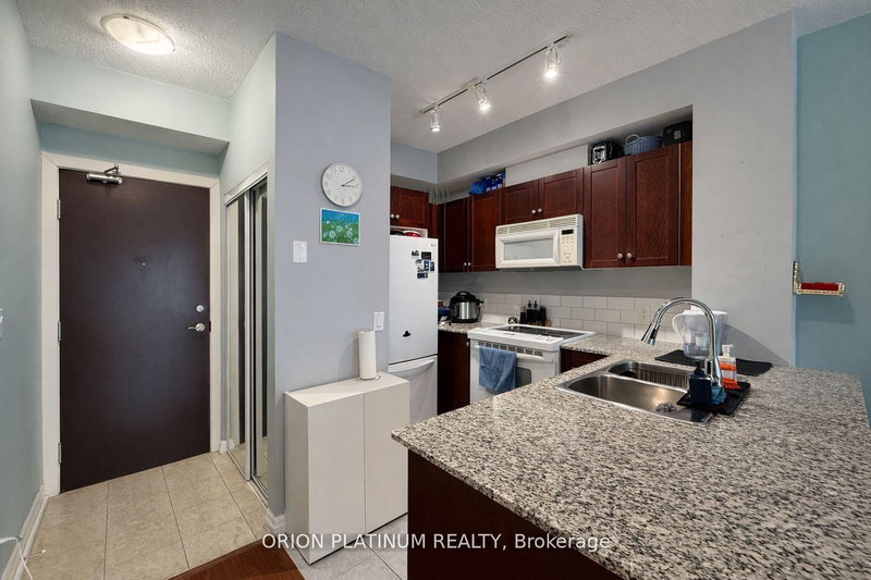 home for lease on 1408-1359 Rathburn Road E