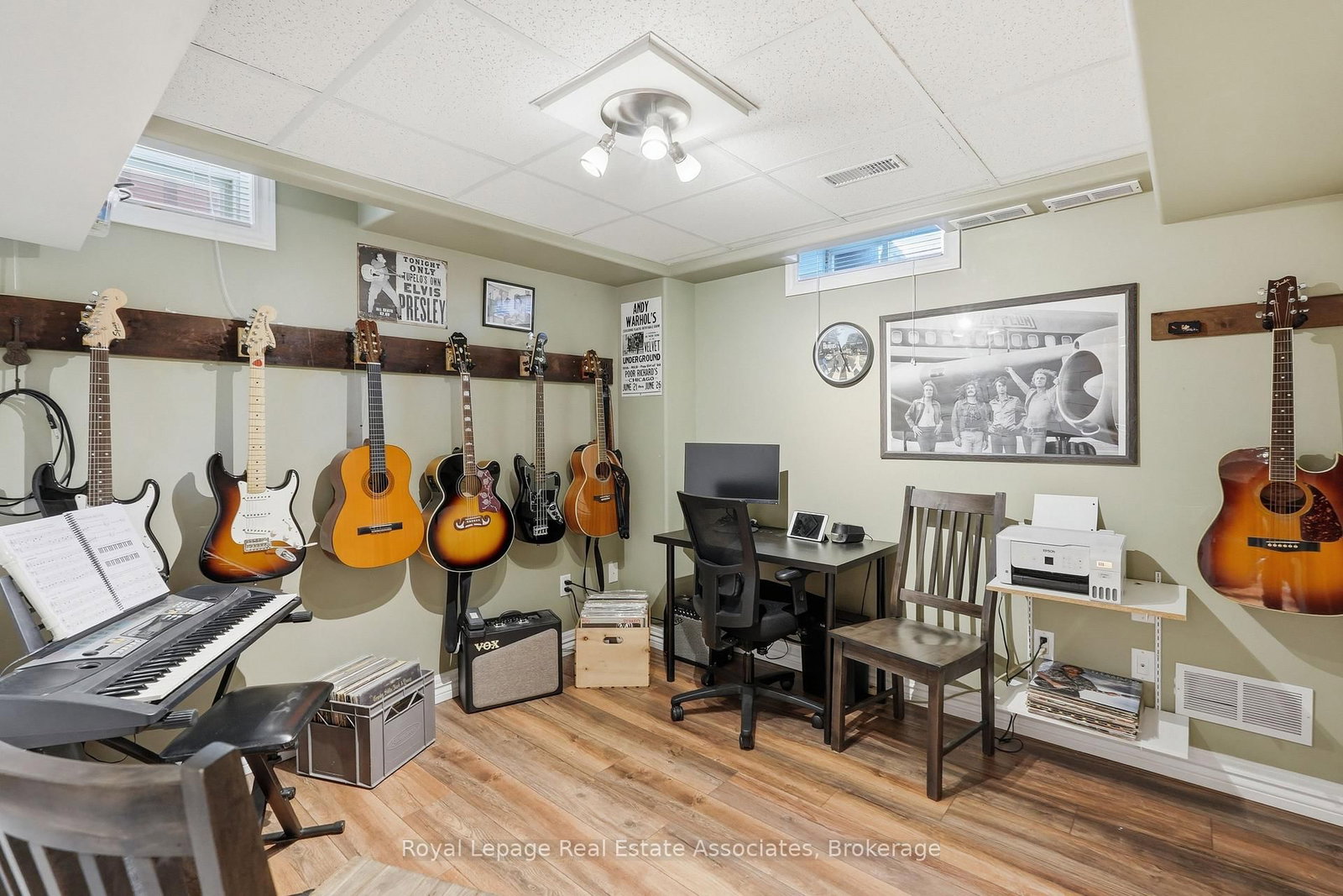 Detached House for sale at 48 Chester Crescent, Halton Hills, Ontario, L7G 5W5 - Georgetown - MLS: W12972914