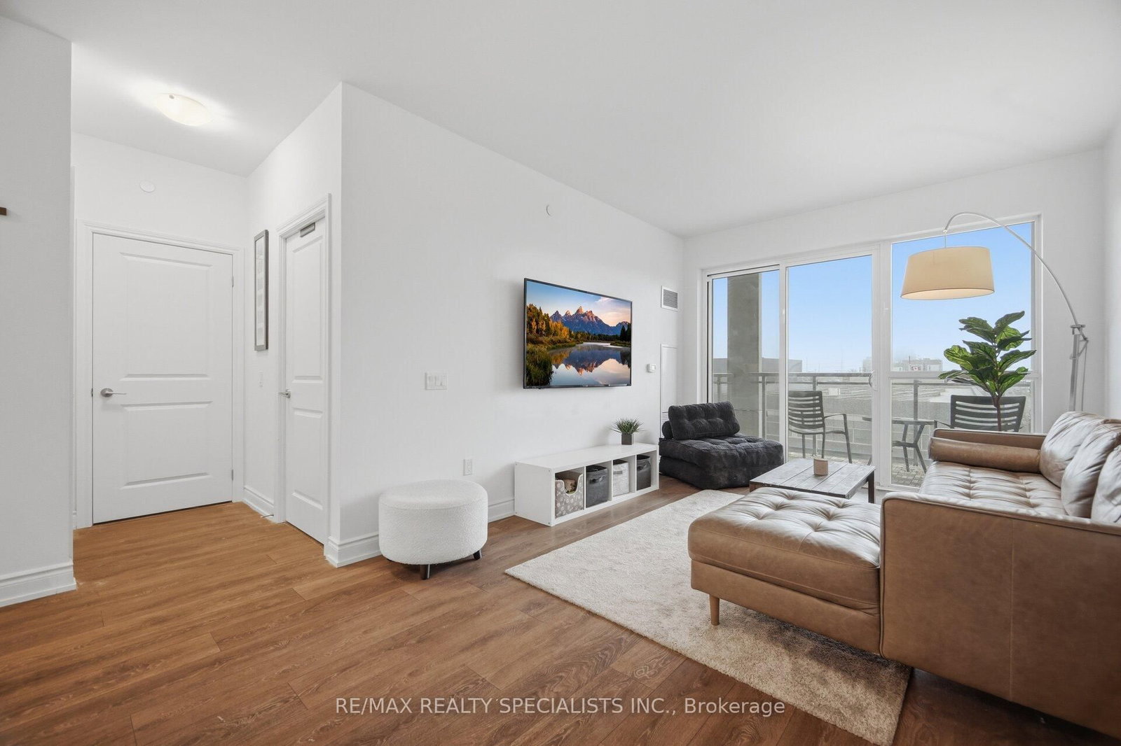 Condo for sale at 405-1050 Main Street, Milton, Ontario, L9T 9M3 - Dempsey - MLS: W12973200